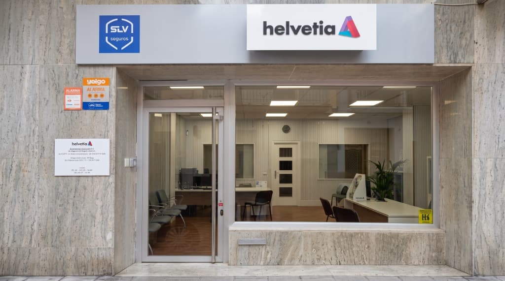Fachada de la oficina física de SLV Seguros Helvetia en Algemesí